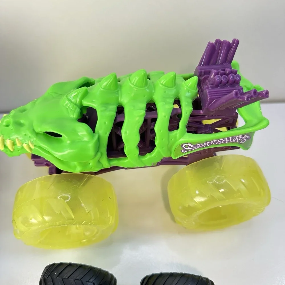 Monster Truck Lot of 4 Vehicles Light Up Body Action Fun Group 6-9 Inches Long
